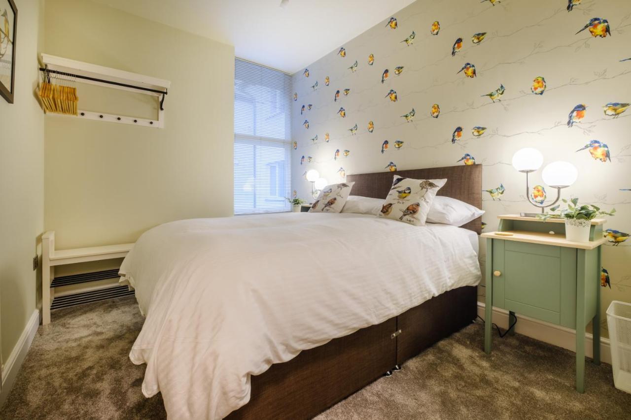 Flat 2, The Old Antiques Warehouse - Free Off-Site Health Club Access With Pool, Sauna, Steam Room & Gym โบว์เนส ออน วินเดอเมียร์ ภายนอก รูปภาพ