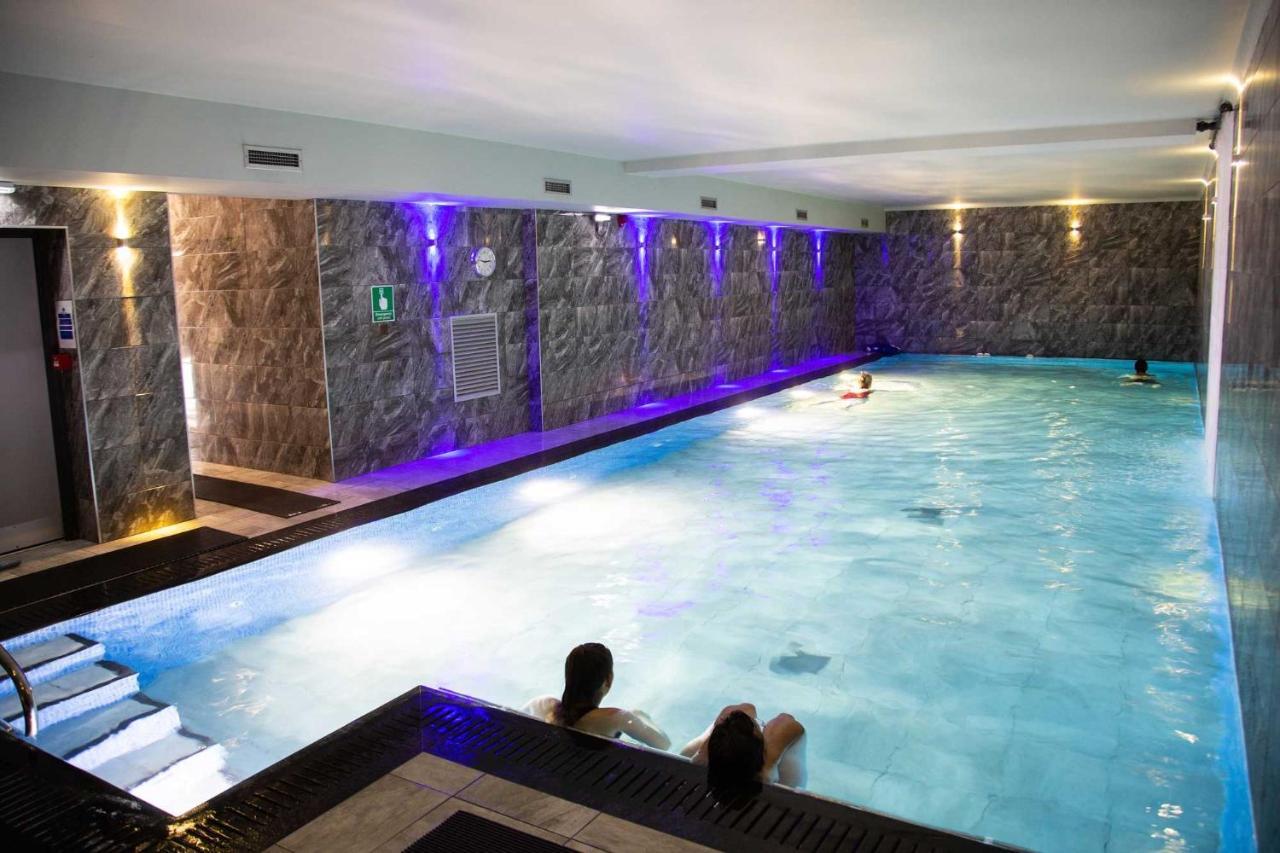 Flat 2, The Old Antiques Warehouse - Free Off-Site Health Club Access With Pool, Sauna, Steam Room & Gym โบว์เนส ออน วินเดอเมียร์ ภายนอก รูปภาพ